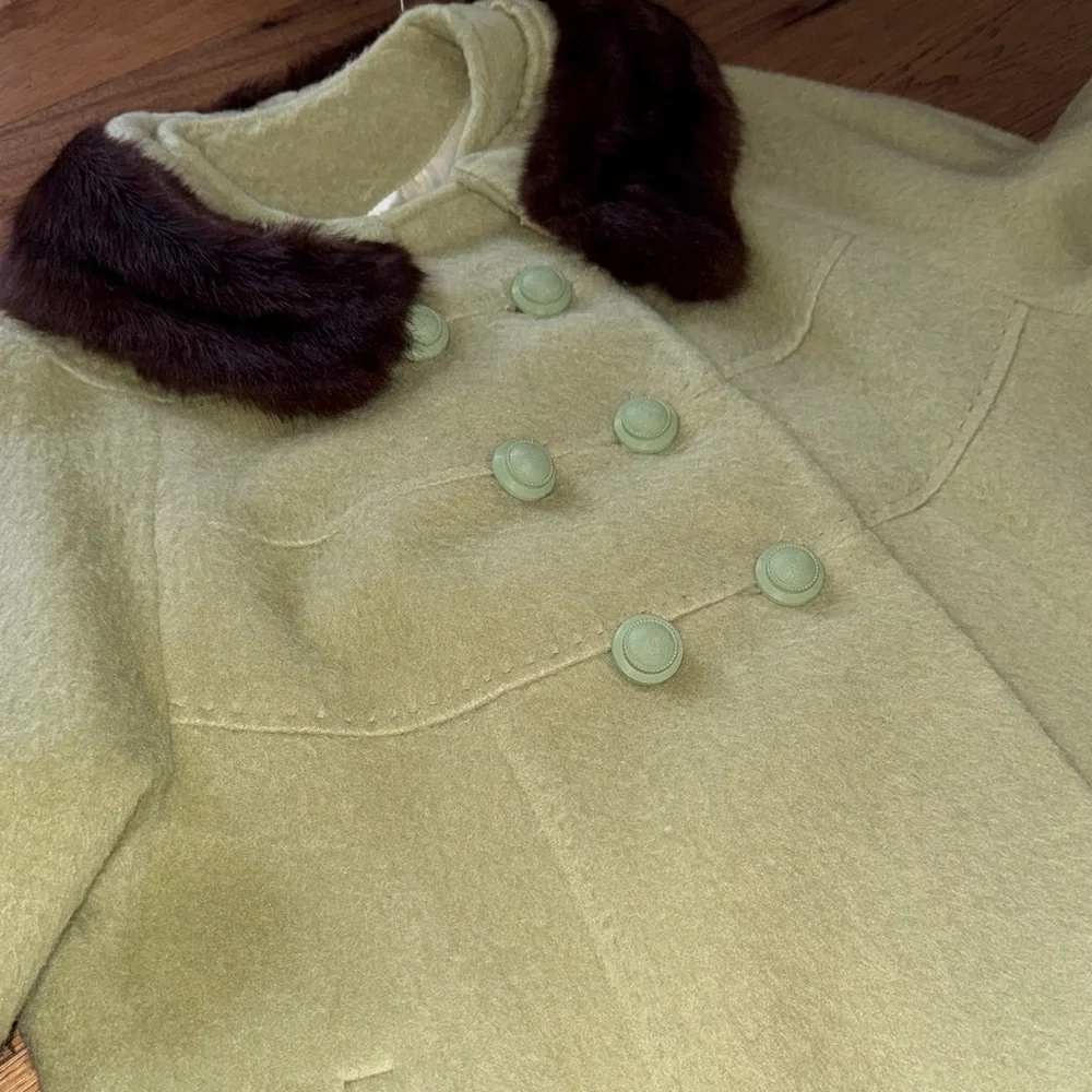 VINTAGE Tailor Made Wool Coat with Fur Collar😊 - Picture 2 of 16